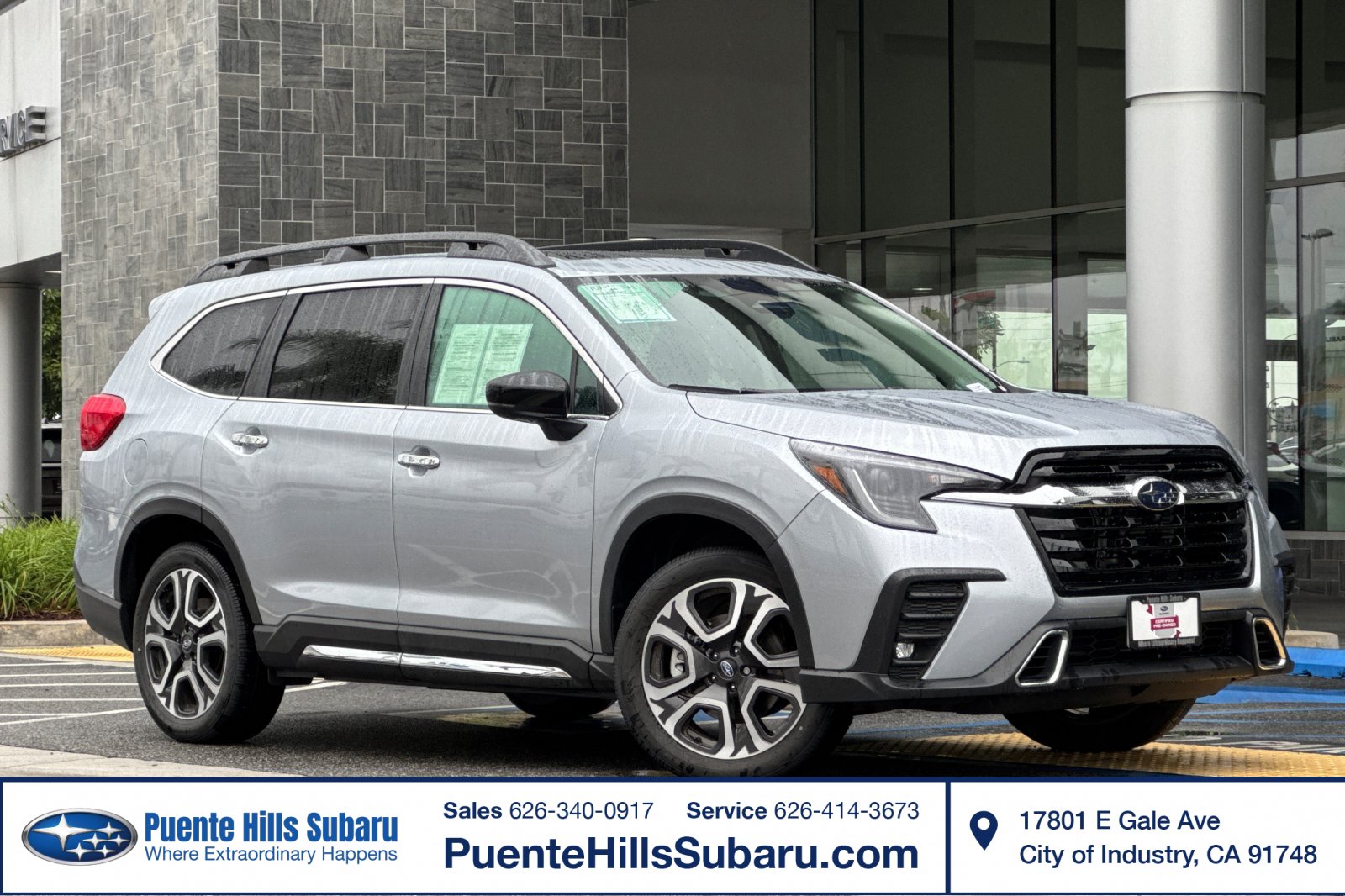 Used 2025 Subaru Ascent Touring w/ Popular Package #2 AWD/4WD image 1