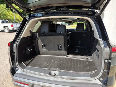 Used 2026 Nissan Pathfinder Platinum AWD/4WD image 22