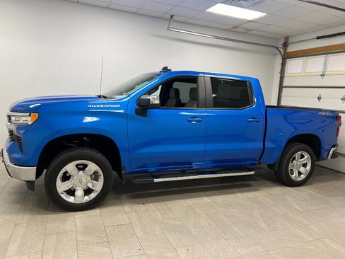 Used 2025 Chevrolet Silverado 1500 LT AWD/4WD image 9