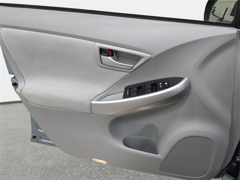 Used 2015 Toyota Prius Two image 27