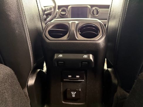 Used 2023 Jeep Gladiator Overland AWD/4WD image 28