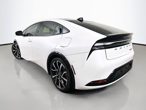Used 2024 Toyota Prius Prime Premium w/ Advanced Technology Package FWD image 5