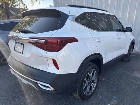 Used 2023 Kia Seltos EX image 19
