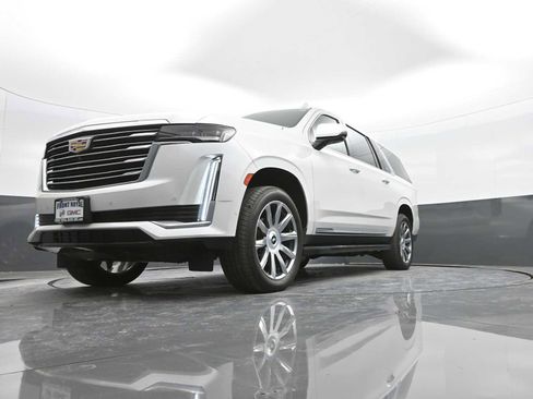 Used 2023 Cadillac Escalade ESV Premium Luxury Platinum image 41