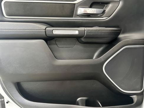 Used 2023 RAM 1500 Laramie AWD/4WD image 11