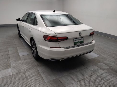 Used 2021 Volkswagen Passat 2.0T SE FWD image 5