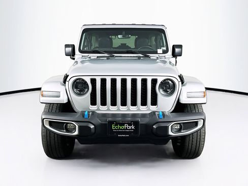 Used 2023 Jeep Wrangler Unlimited Sahara w/ Cold Weather Group AWD/4WD image 2