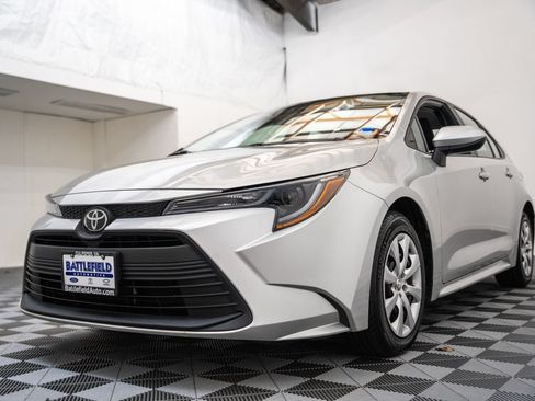 Used 2024 Toyota Corolla LE FWD image 3