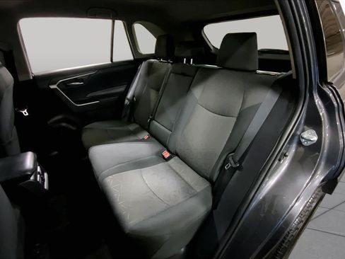 Used 2021 Toyota RAV4 XLE AWD/4WD image 21