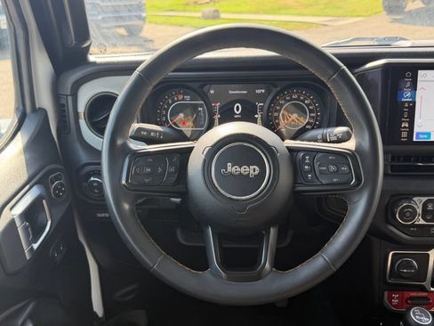 Used 2024 Jeep Gladiator Sport AWD/4WD image 38