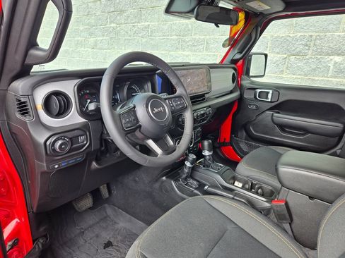 Used 2025 Jeep Wrangler Unlimited Sport S 4xe AWD/4WD image 13