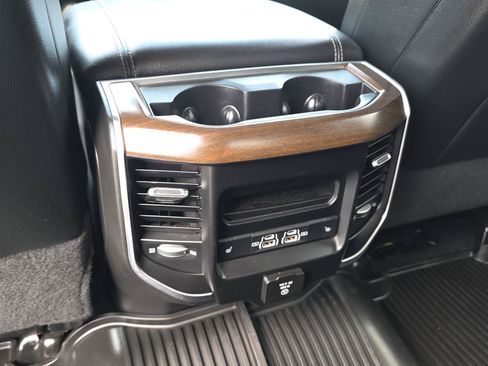 Used 2022 RAM 3500 Laramie AWD/4WD image 13