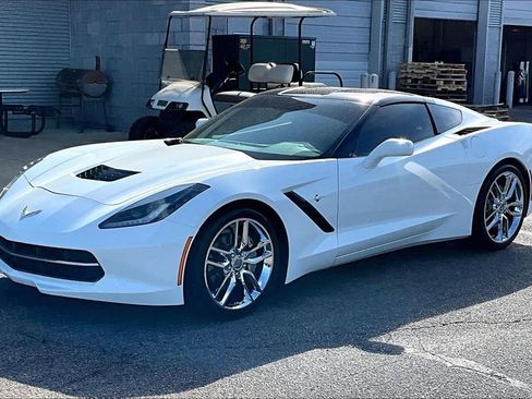 Used 2018 Chevrolet Corvette Stingray Coupe w/ 1LT image 2