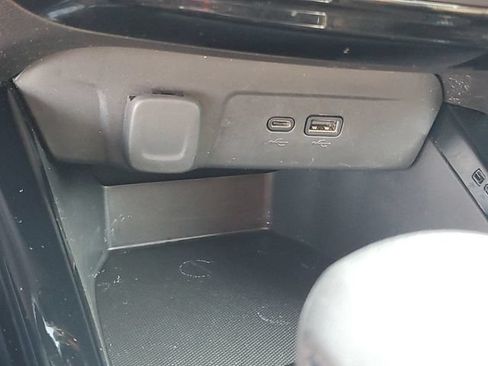 Used 2025 Chevrolet Trax LT w/ Driver Confidence Package FWD image 28