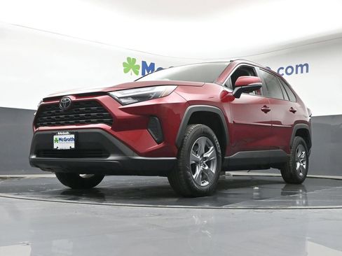 Used 2022 Toyota RAV4 XLE w/ XLE Grade Weather Package image 6