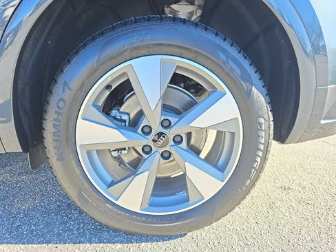 Certified 2025 Audi Q5 2.0T Premium w/ Convenience Plus Package image 32