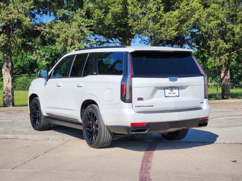 Used 2021 Cadillac Escalade Sport w/ Driver Assist Tech Package AWD/4WD image 4