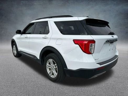 Used 2023 Ford Explorer XLT w/ Equipment Group 202A image 7