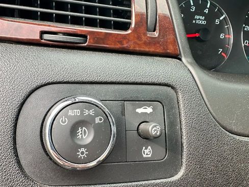 Used 2011 Chevrolet Impala LT image 23