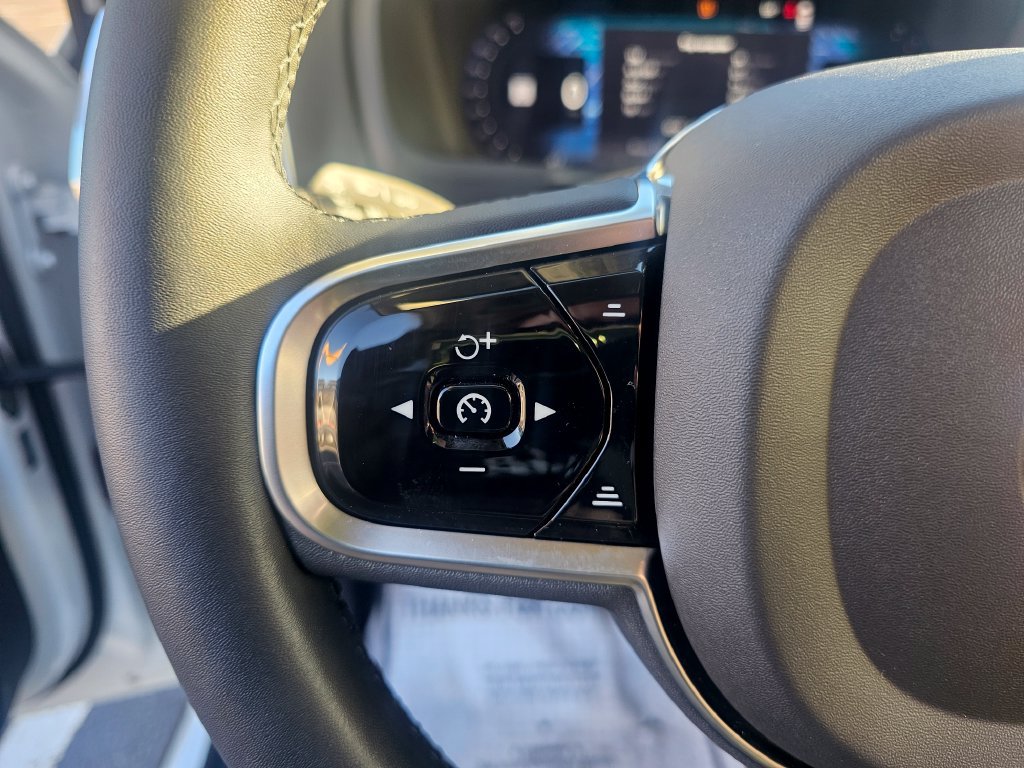 Certified 2024 Volvo XC90 B6 Ultimate w/ Protection Package Premier AWD/4WD image 18