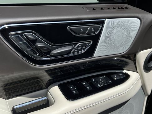 Certified 2023 Lincoln Navigator Black Label AWD/4WD image 31