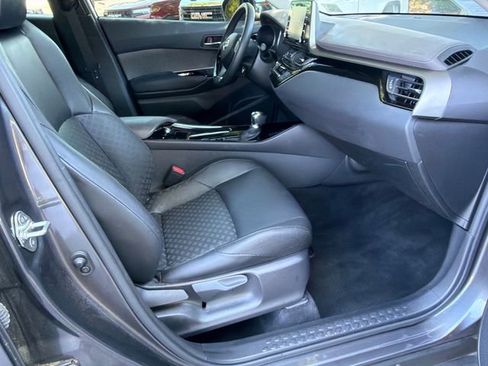 Used 2020 Toyota C-HR Limited FWD image 13