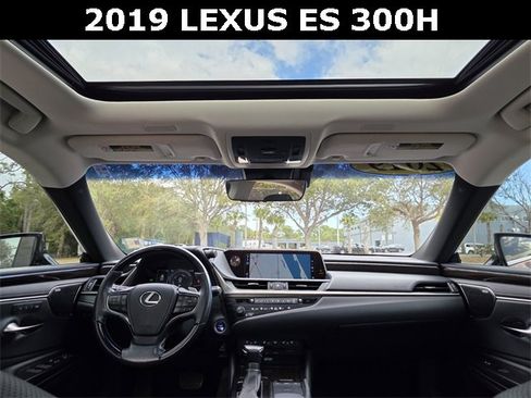 Used 2019 Lexus ES 300h w/ Accessory Package 2 image 19