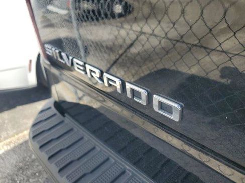 Used 2022 Chevrolet Silverado 1500 Custom image 9