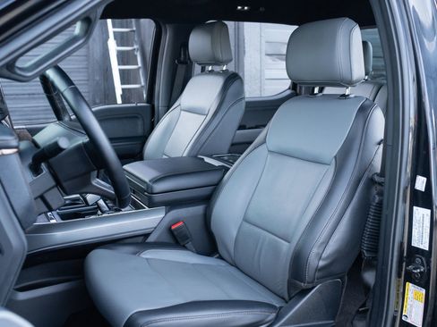 Used 2022 Ford F150 Lightning Lariat image 17