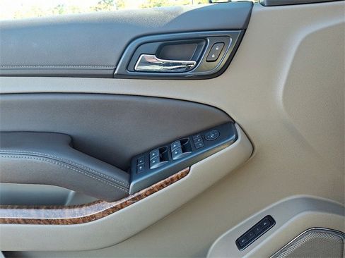 Used 2020 Chevrolet Suburban Premier image 13