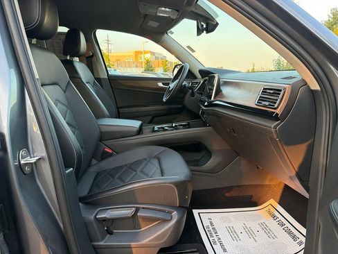 Used 2025 Volkswagen Atlas SE AWD/4WD image 10