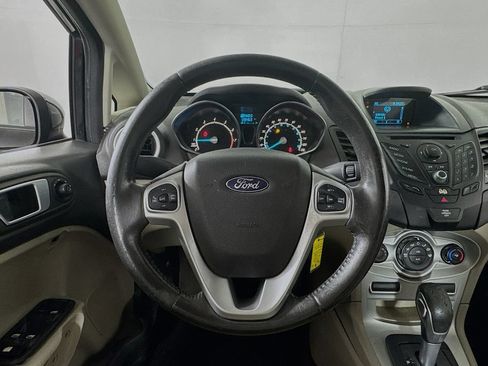 Used 2014 Ford Fiesta SE FWD image 9