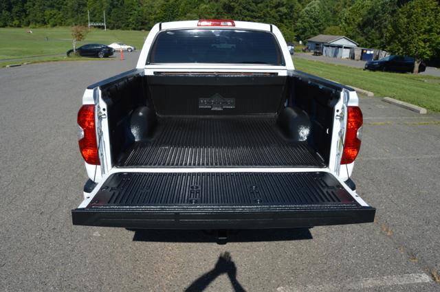Used 2016 Toyota Tundra Limited w/ Limited Premium Package AWD/4WD image 11