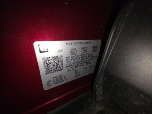 Used 2025 Chevrolet Trax LT image 29