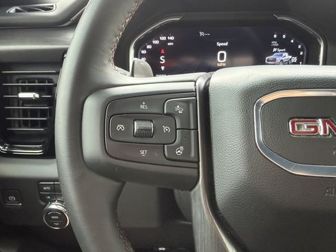 Used 2024 GMC Sierra 1500 AT4 w/ Technology Package AWD/4WD image 17