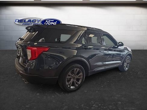 Used 2024 Ford Explorer XLT w/ Equipment Group 202A AWD/4WD image 7