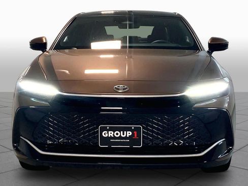 Used 2025 Toyota Crown Limited w/ Advanced Technology Package image 3