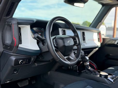 Used 2025 Ford Bronco Heritage Edition AWD/4WD image 11