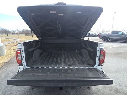 Used 2017 GMC Sierra 1500 SLT AWD/4WD image 10