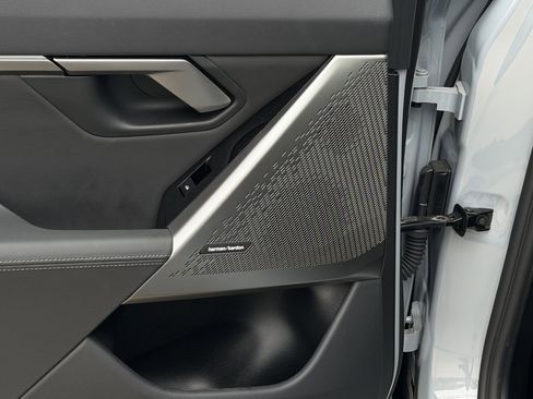 Used 2026 BMW 530i xDrive image 18