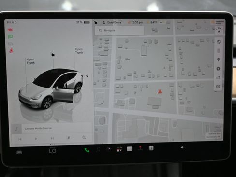 Used 2023 Tesla Model Y Long Range AWD/4WD image 24