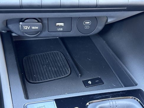 Certified 2025 Hyundai Elantra Sport image 25