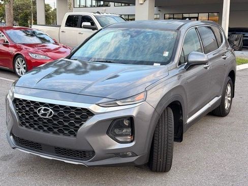 Used 2019 Hyundai Santa Fe SEL FWD image 2