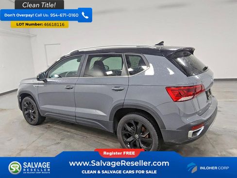 Used 2024 Volkswagen Taos SE FWD image 3