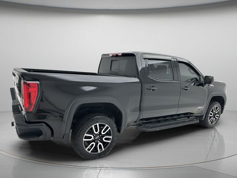 Used 2024 GMC Sierra 1500 AT4 w/ Technology Package AWD/4WD image 8