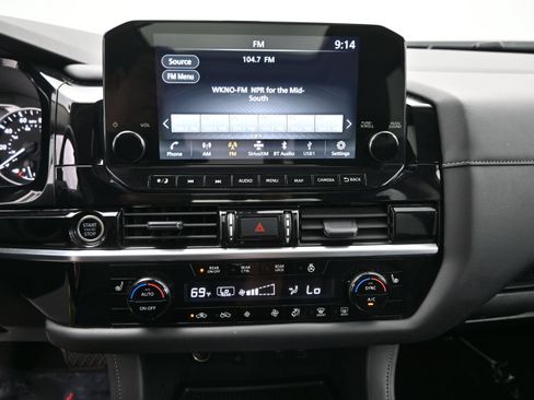 Used 2024 Nissan Pathfinder SL w/ SL Premium Package FWD image 15