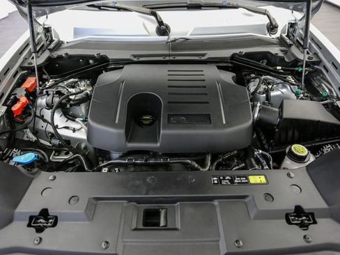 Used 2020 Land Rover Defender 110 SE AWD/4WD image 13