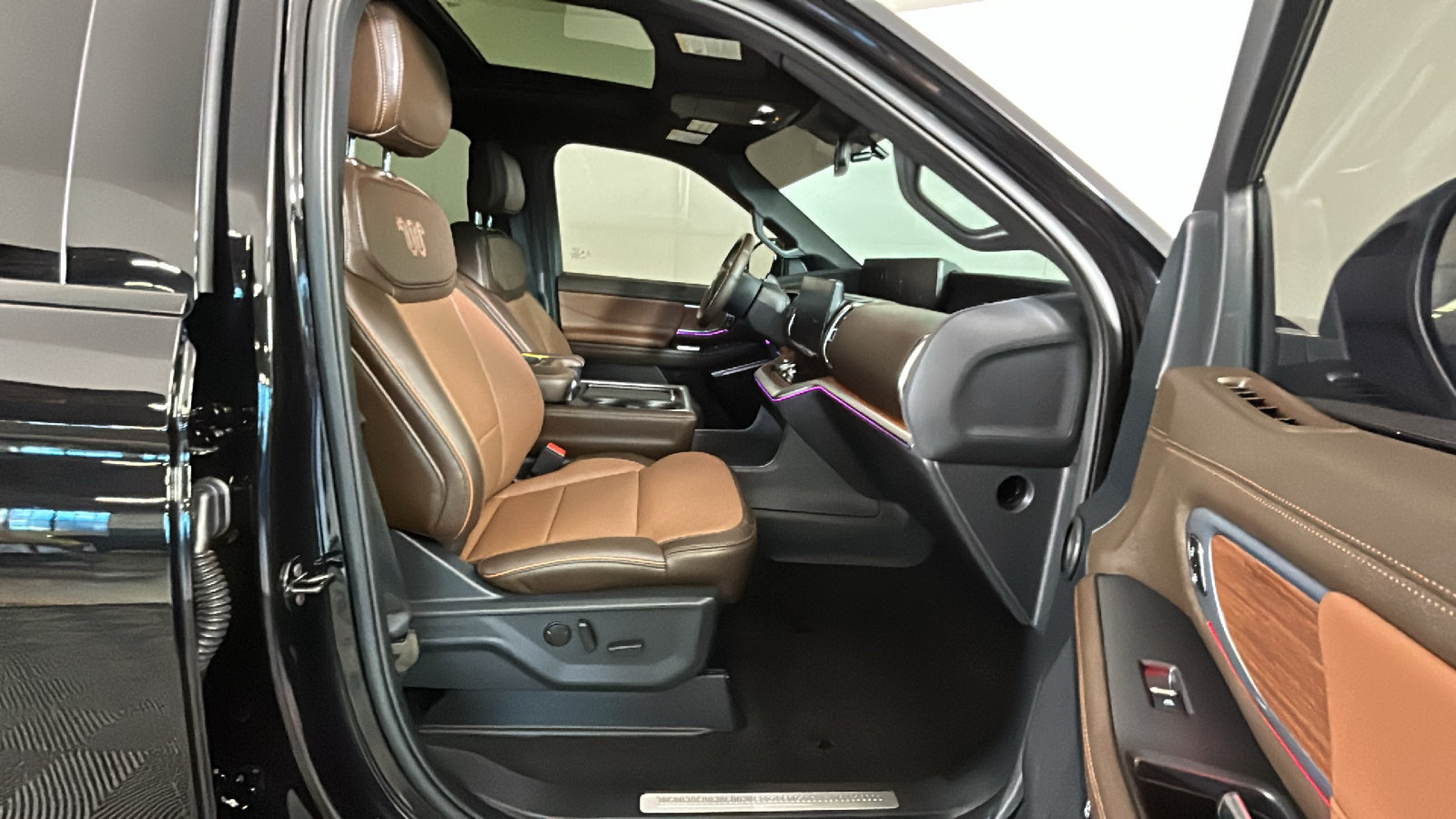 Used 2025 Ford Expedition Max King Ranch AWD/4WD image 36