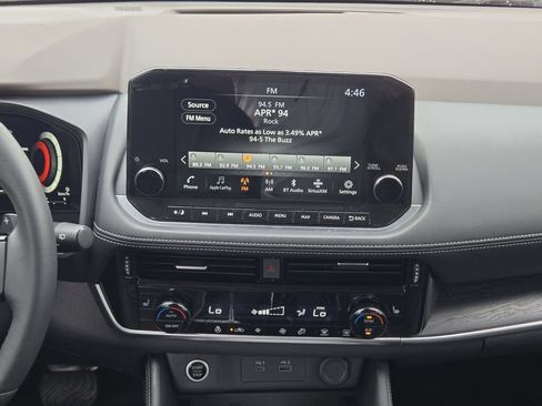 Used 2023 Nissan Rogue Platinum FWD image 22