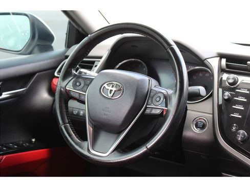 Used 2019 Toyota Camry XSE FWD image 15